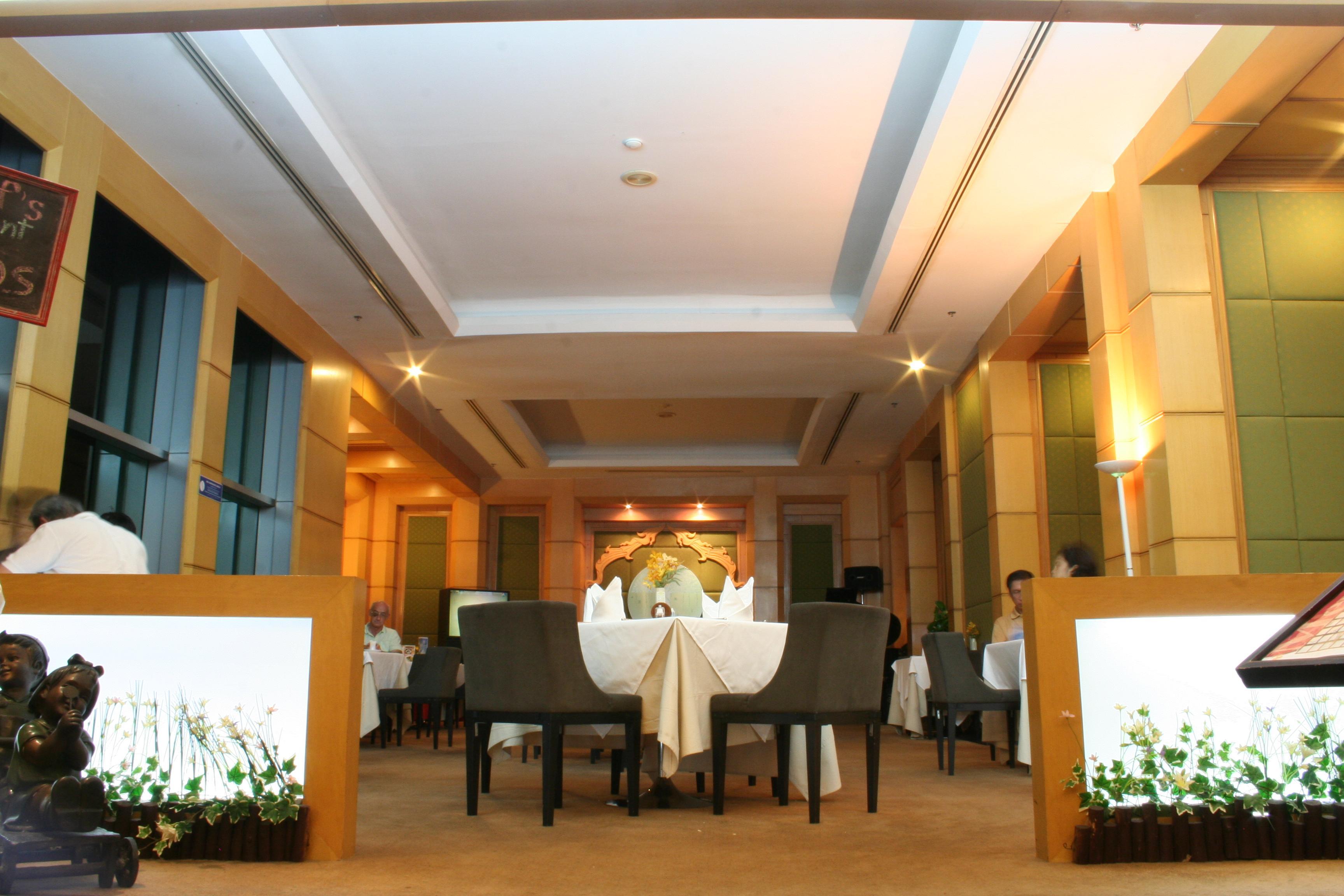 Baiyoke Sky Hotel Бангкок Экстерьер фото